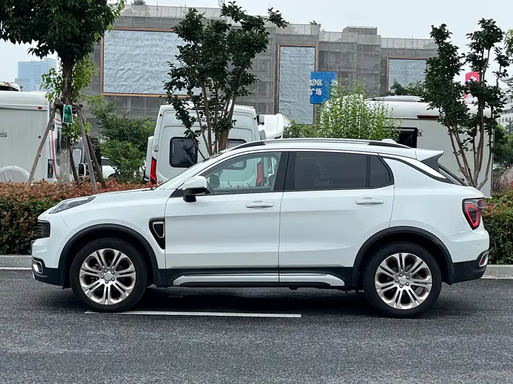 Lynk & Co 01 2017 2.0T Pro
