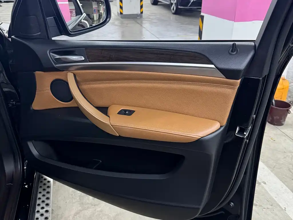BMW X6 — миниатюра 9
