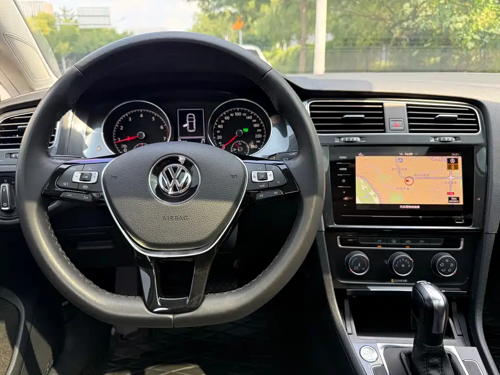 Volkswagen Golf — миниатюра 20