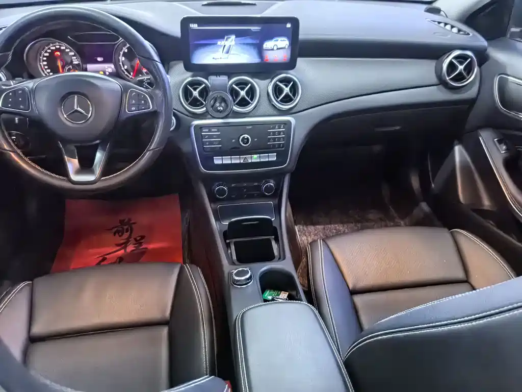 Mercedes-Benz GLA 2018 GLA 200 Fashion