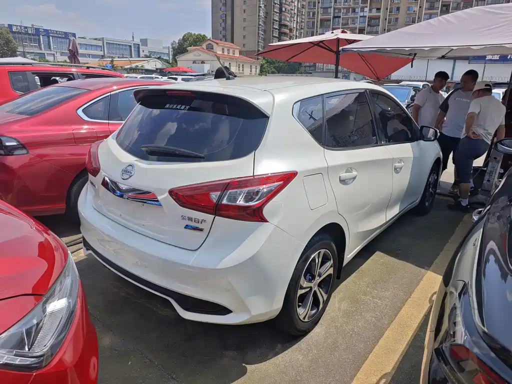 Nissan Tiida — миниатюра 14
