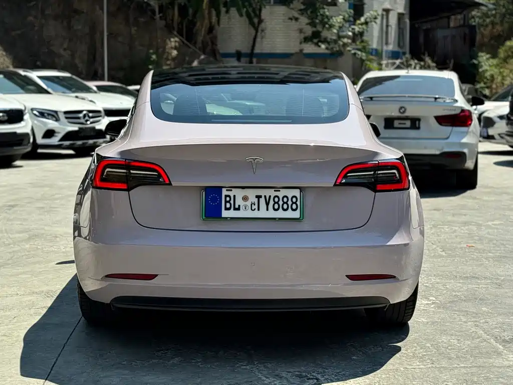 Tesla Model 3 — миниатюра 14