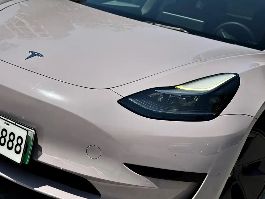 Tesla Model 3 — миниатюра 12