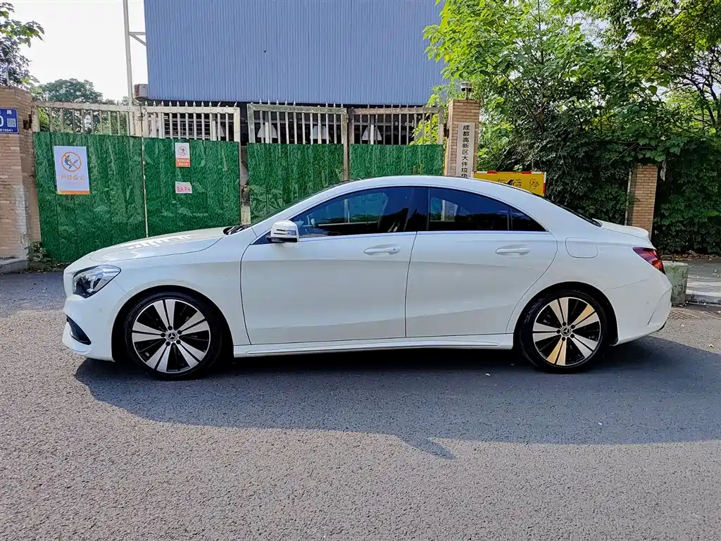 Mercedes-Benz CLA 2017 CLA 200 Fashion