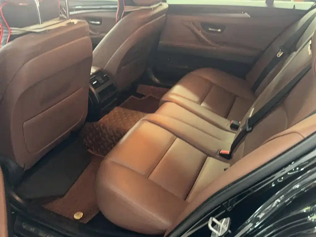 BMW 5 Series — миниатюра 13