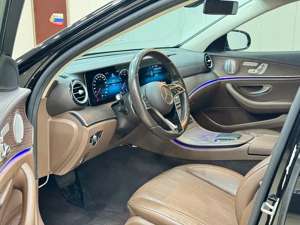 MERCEDES-BENZ E CLASS