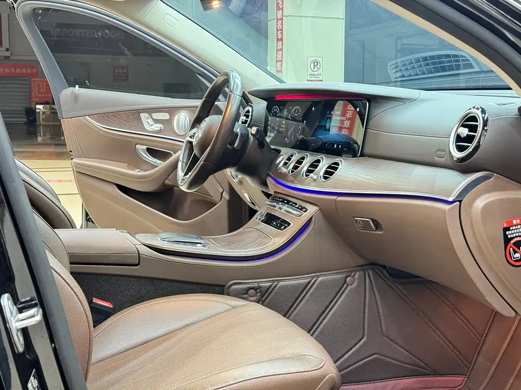 MERCEDES-BENZ E CLASS