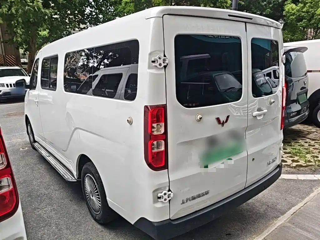 Wuling Yangguang — миниатюра 5