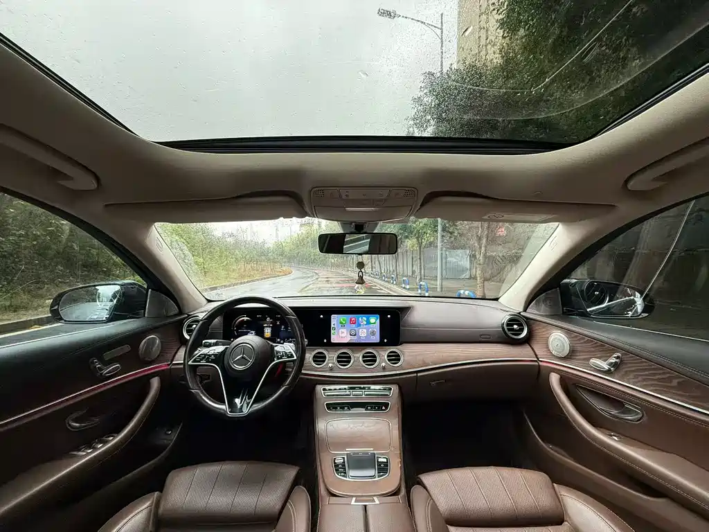 MERCEDES-BENZ E CLASS