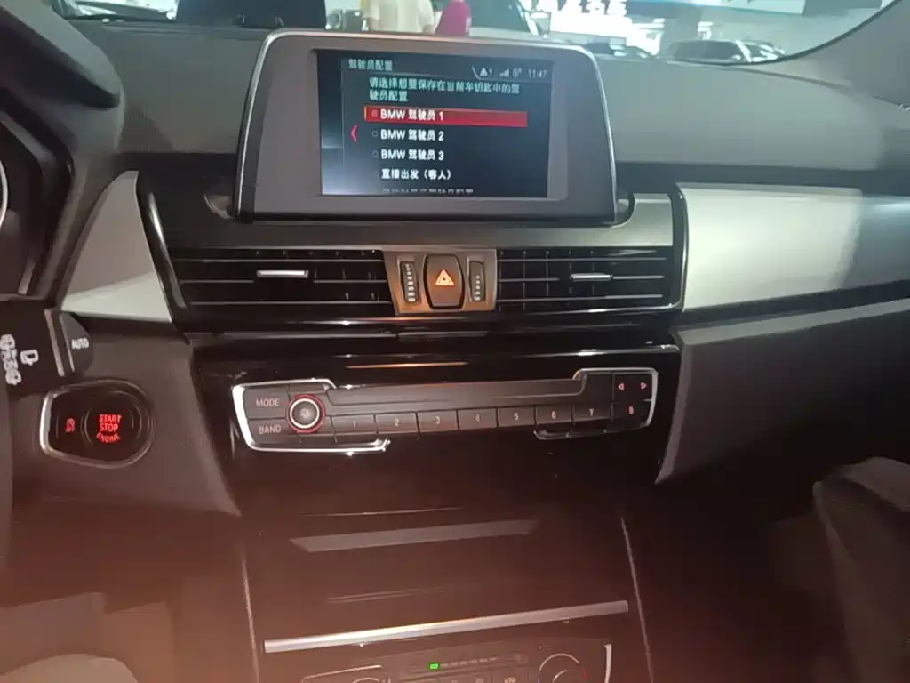BMW 2 Series Active Tourer — миниатюра 13