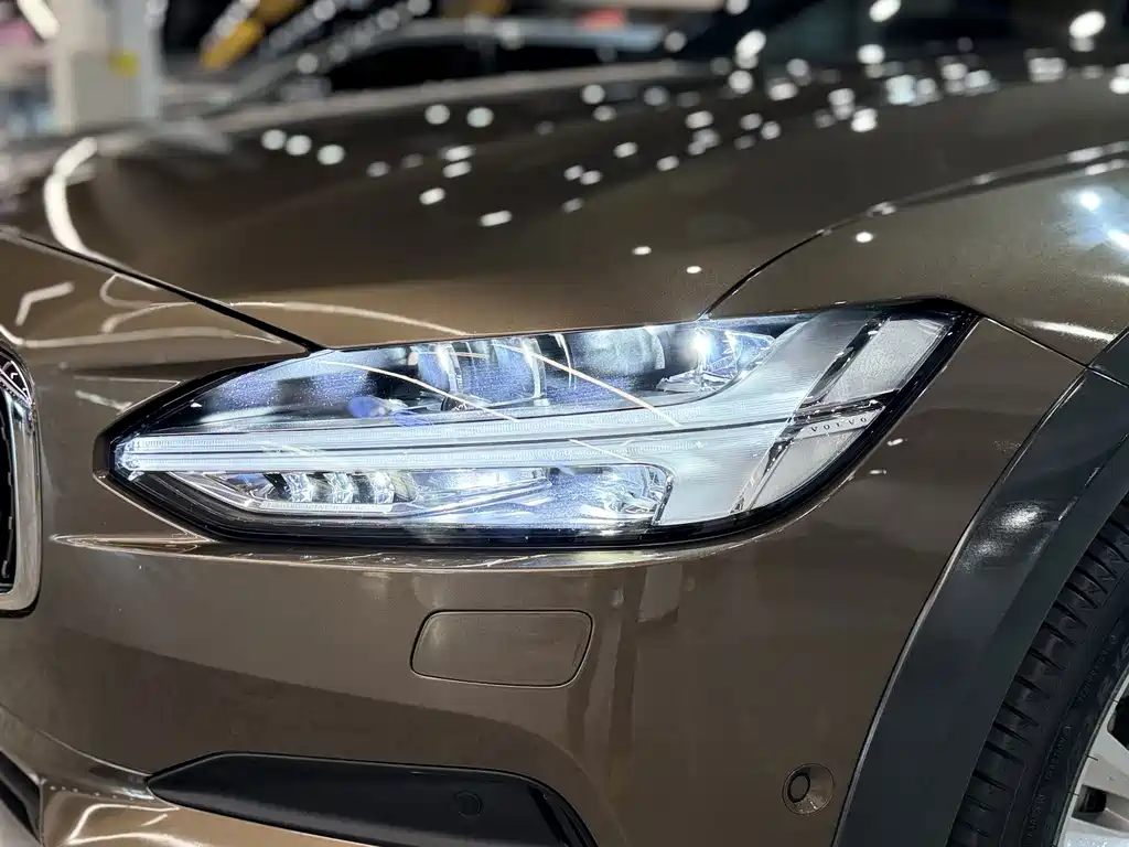 Volvo V90 — миниатюра 10