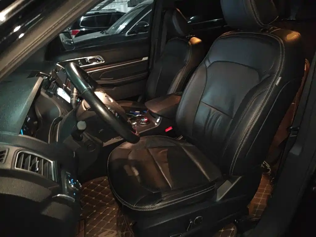 Ford Explorer (Import) — миниатюра 11