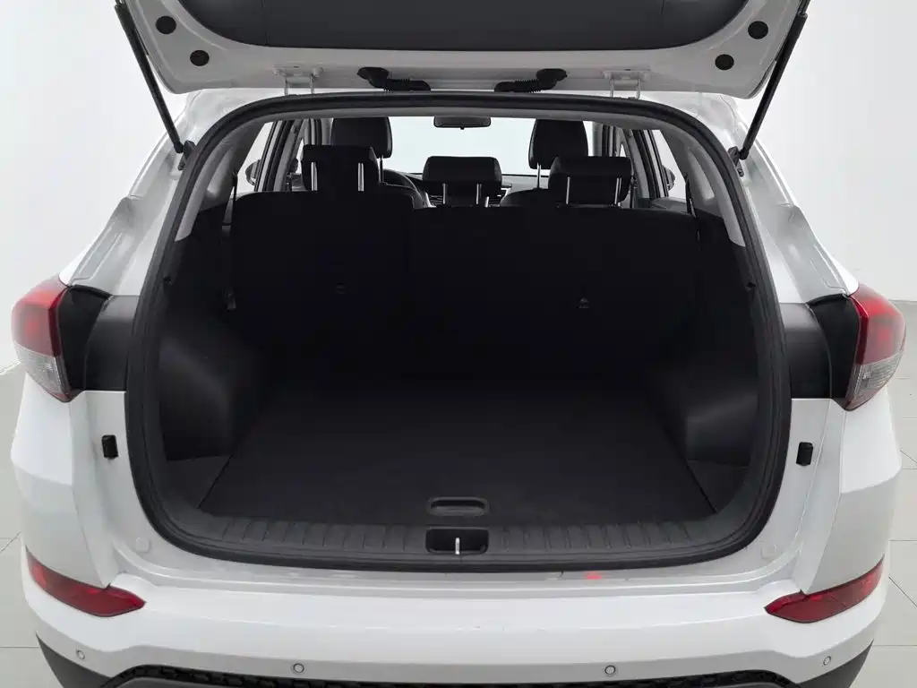 Hyundai Tucson — миниатюра 16