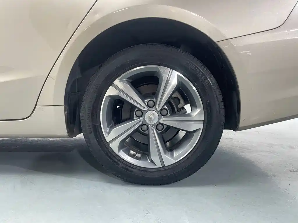 Geely Emgrand GL — миниатюра 13