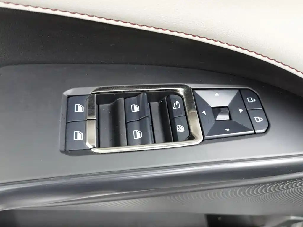 Ford Mondeo — миниатюра 9