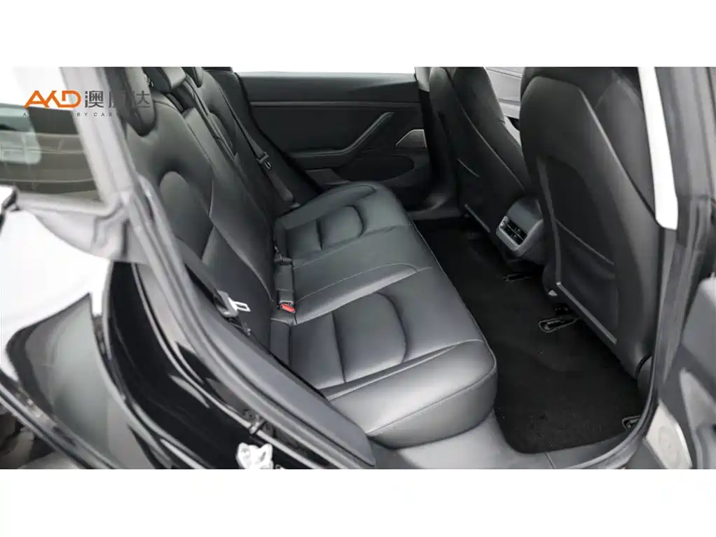 Tesla Model 3 — миниатюра 8