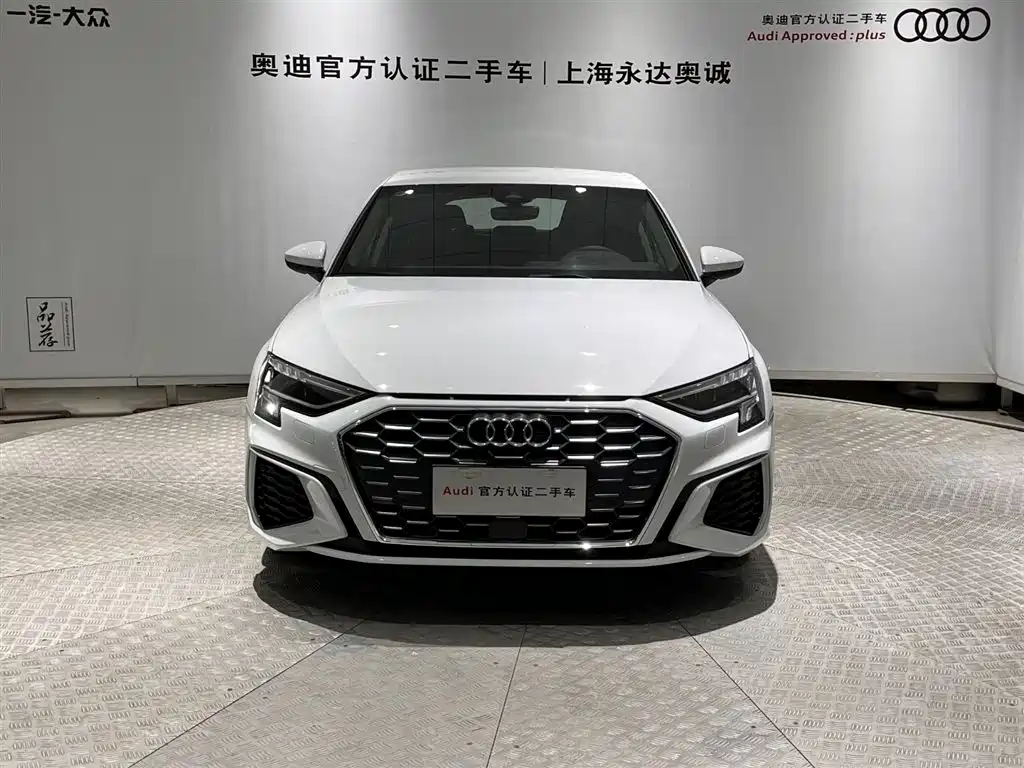 AUDI  A3
