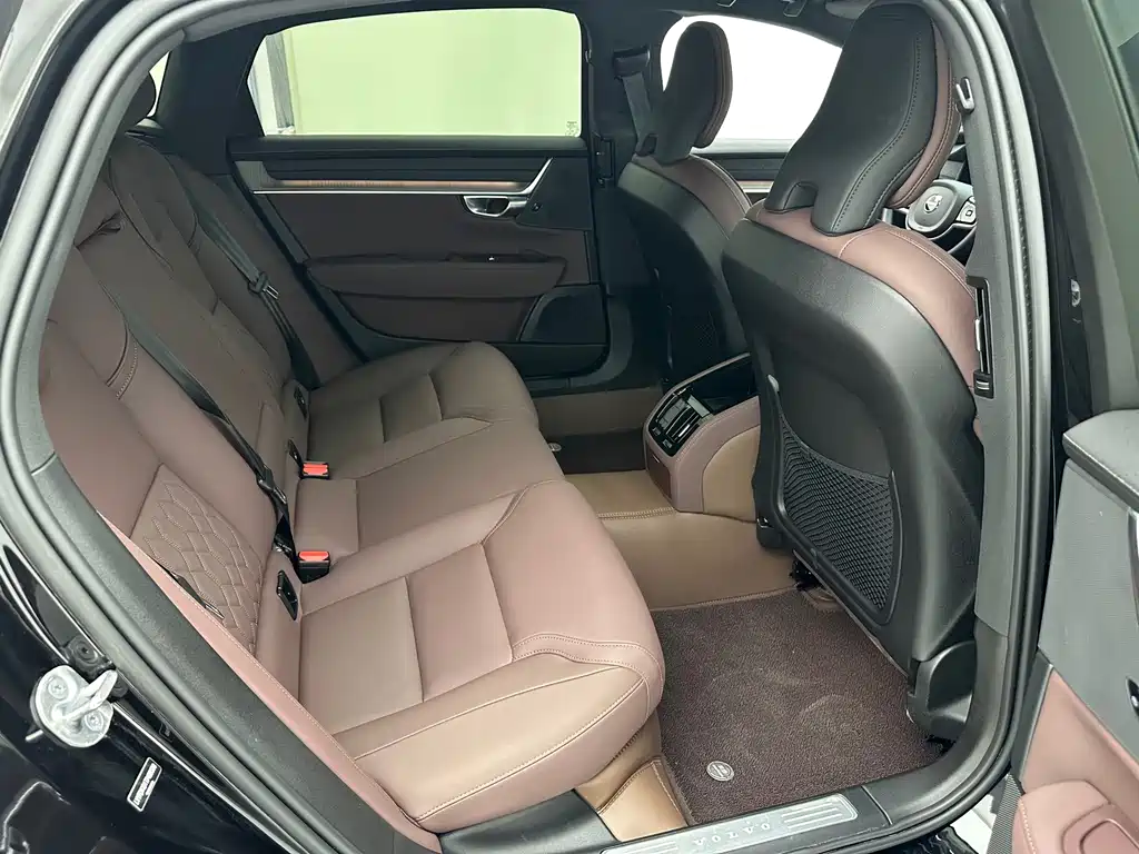 Volvo S90 — миниатюра 16