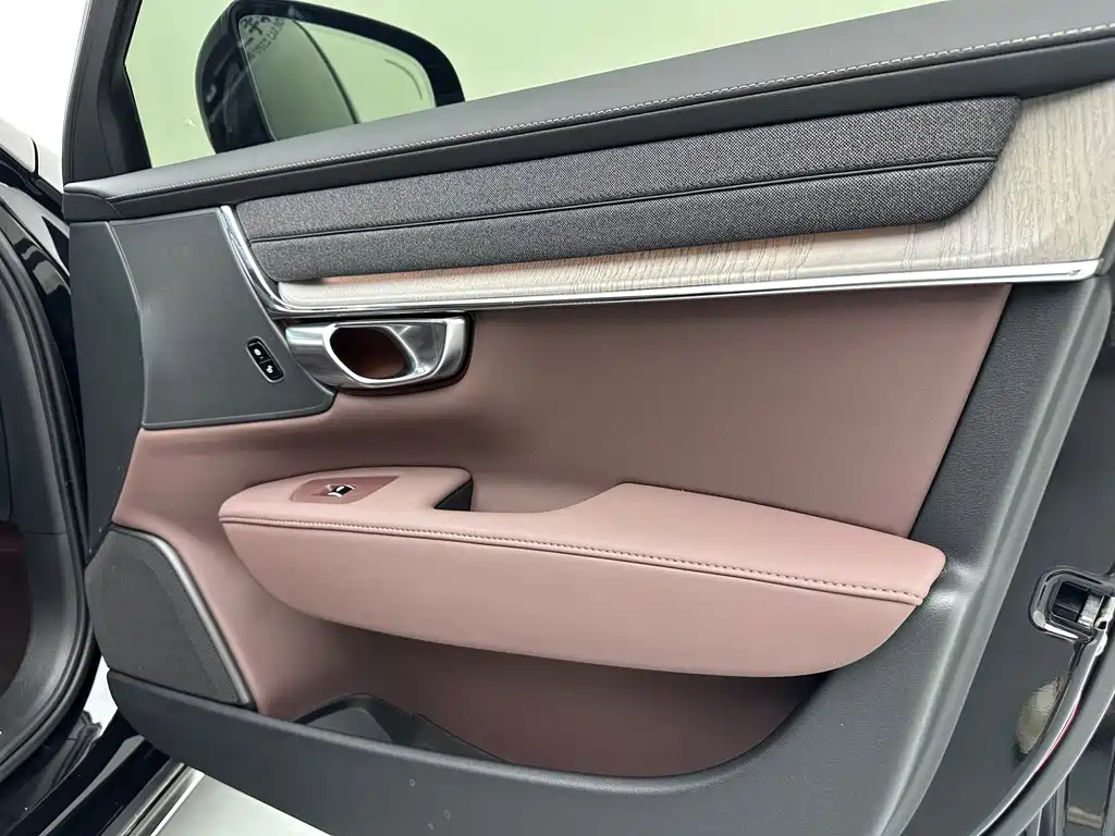 Volvo S90 — миниатюра 20