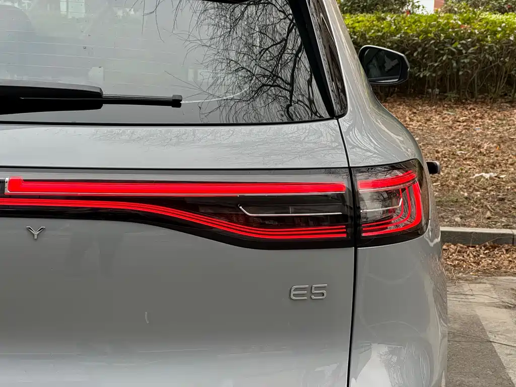 GEELY GALAXY GALAXY E5