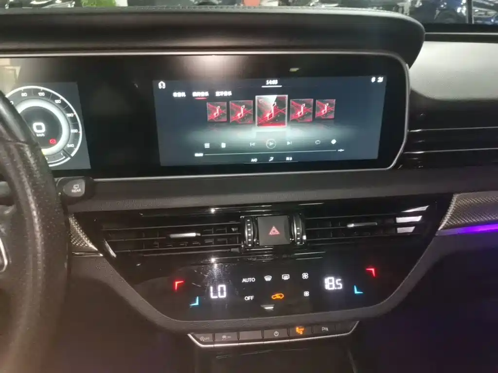 Hongqi Hongqi HS5 — миниатюра 13