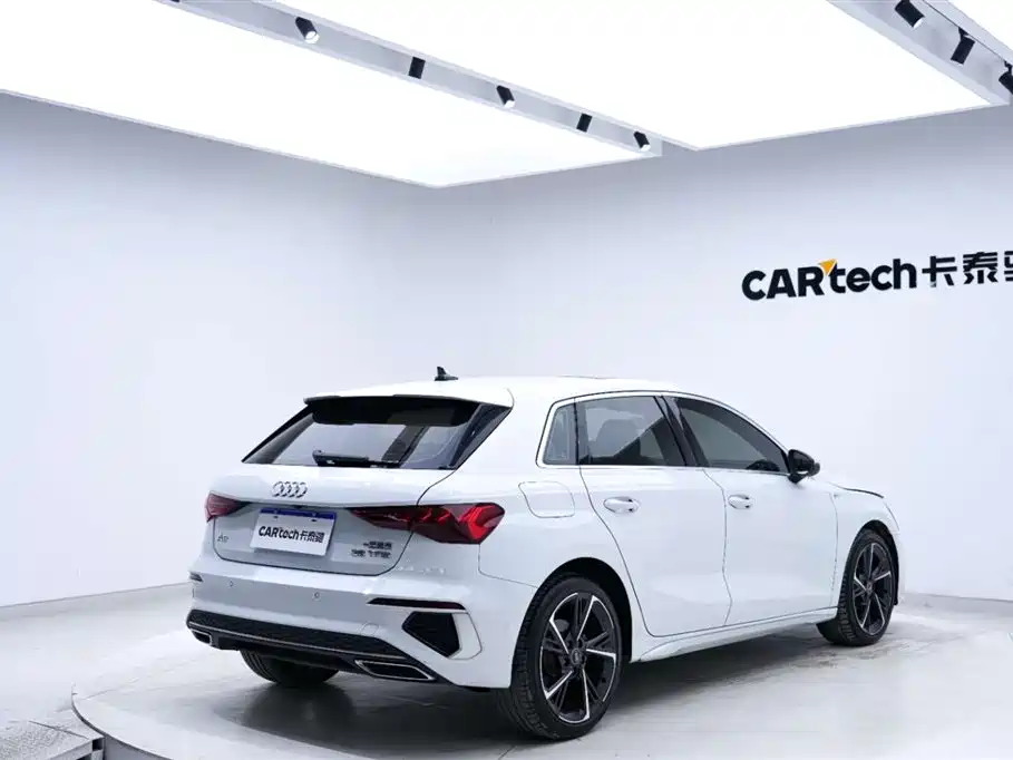 Audi A3 - фото 8