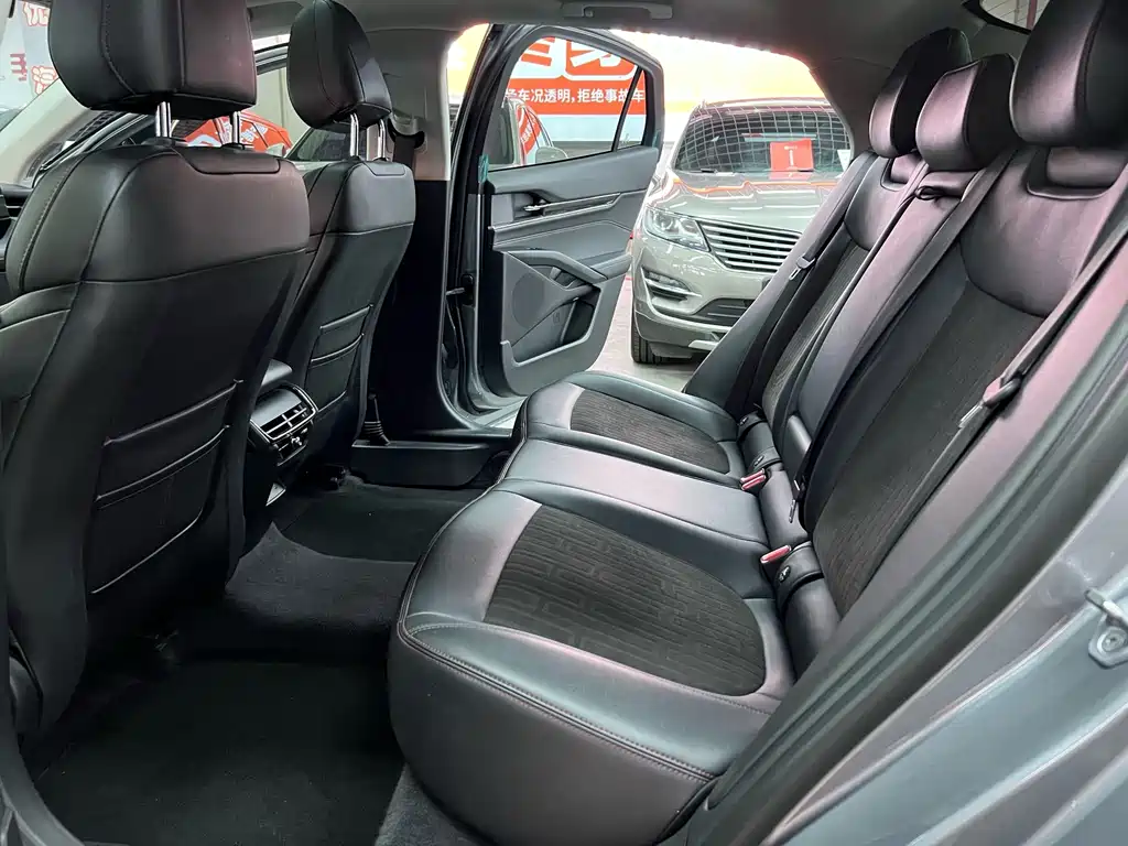 Ford Mondeo — миниатюра 11