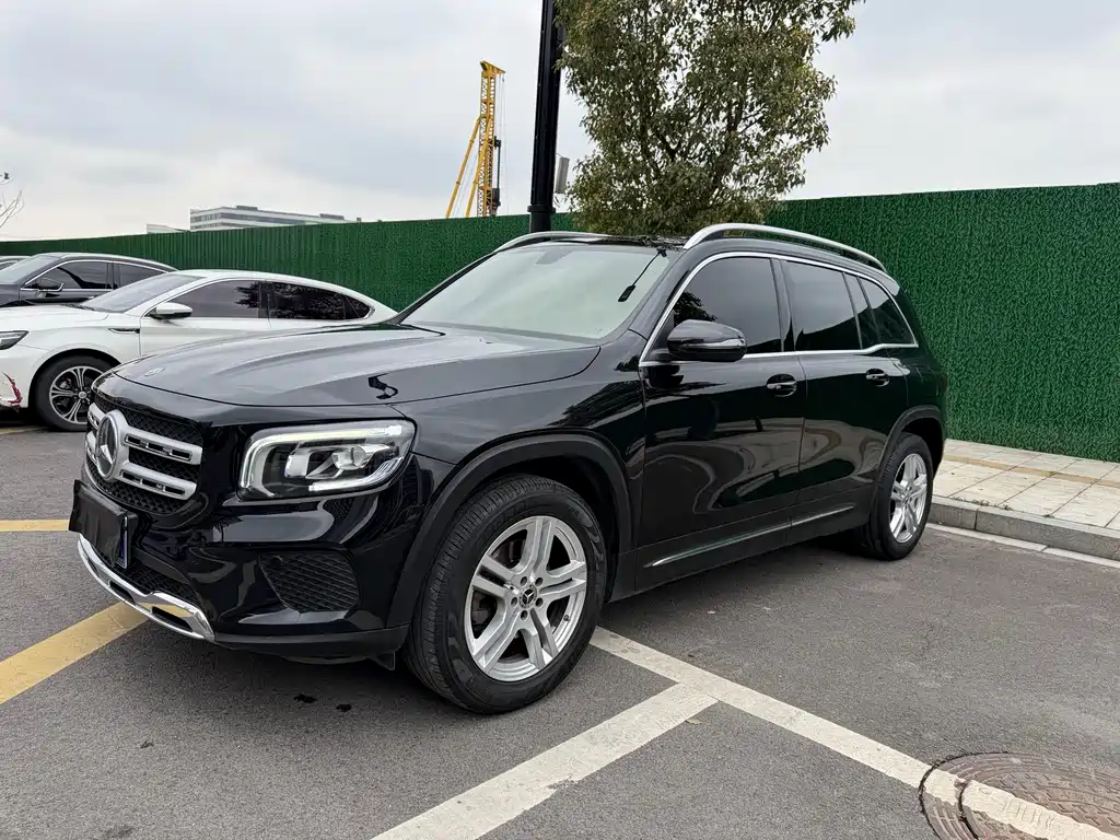 Mercedes-Benz GLB 2023