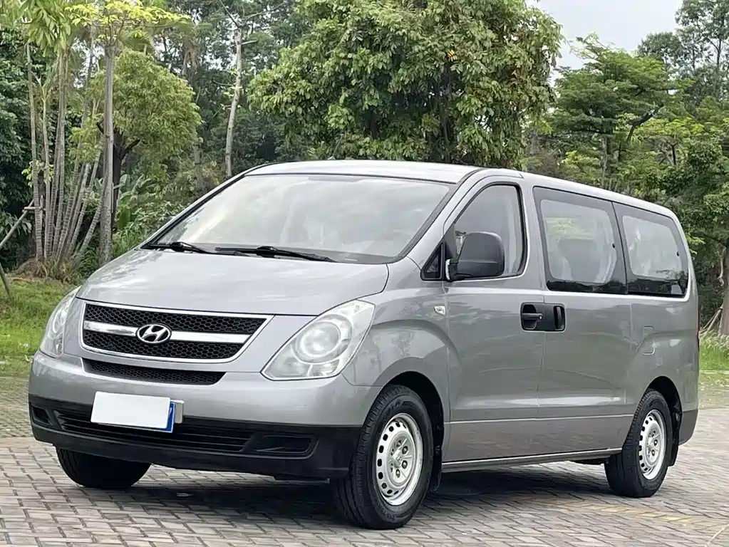 Hyundai H-1 2013
