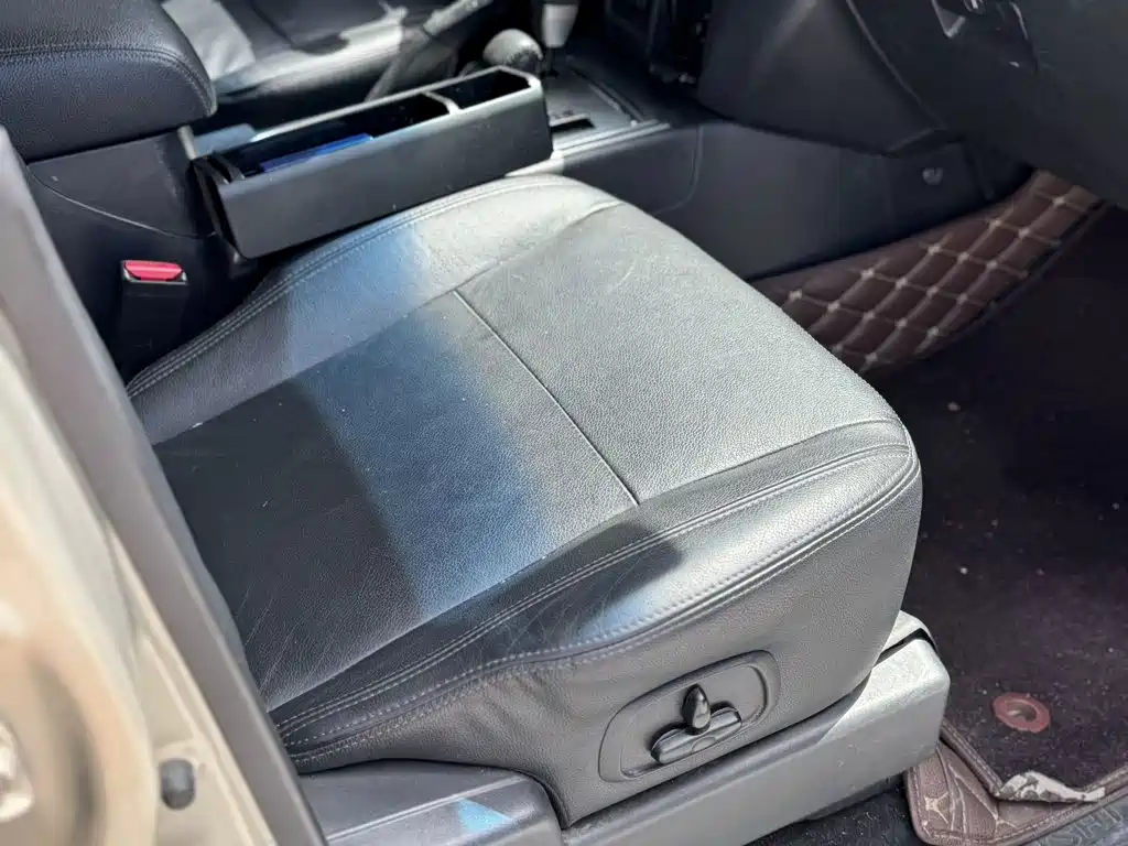 Mitsubishi Pajero (Import) — миниатюра 10