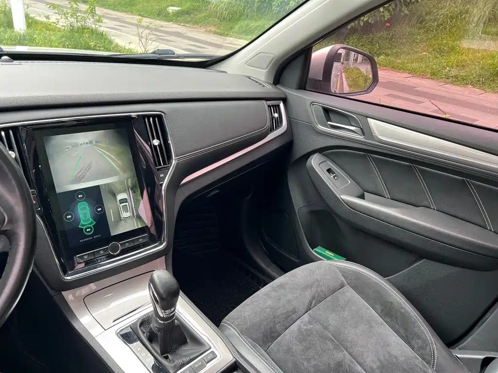 Roewe RX5 New Energy — миниатюра 17