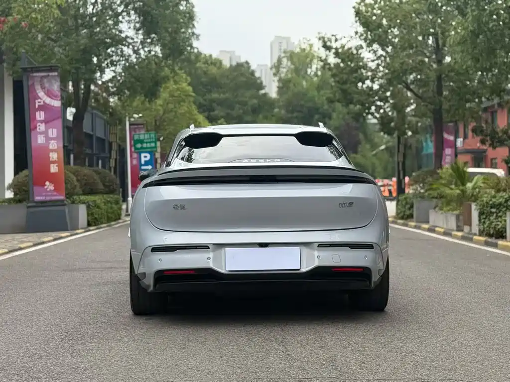 Zeekr 007GT — миниатюра 8