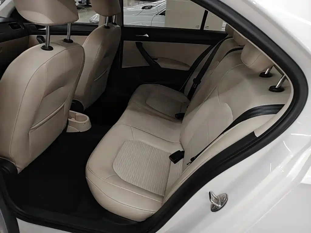 Skoda Rapid — миниатюра 17