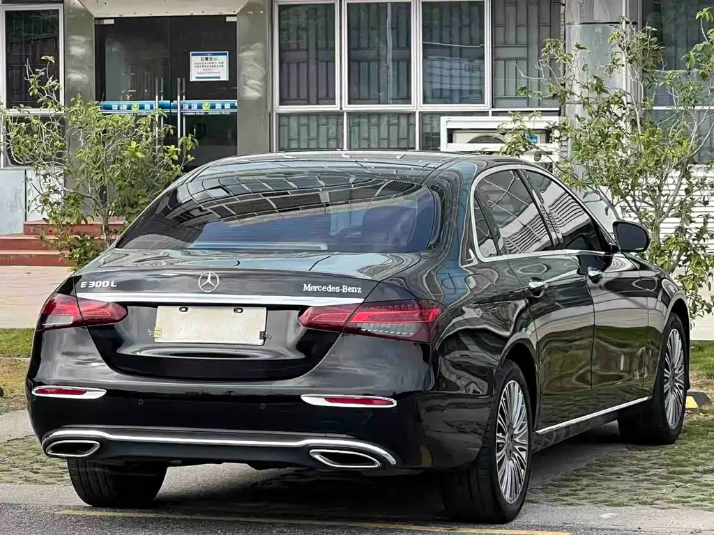 Mercedes-Benz E-Class E 2023 E 300 L Fashion
