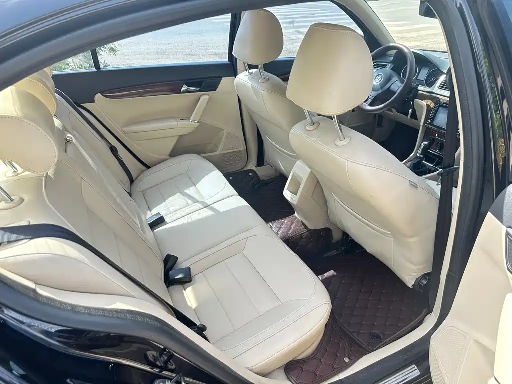 Volkswagen Lavida 2015 1.6L AT Comfort