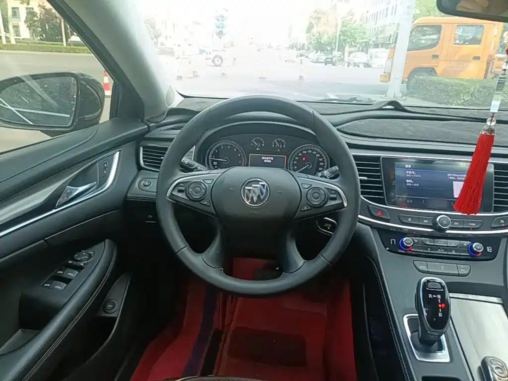 Buick LaCrosse — миниатюра 11