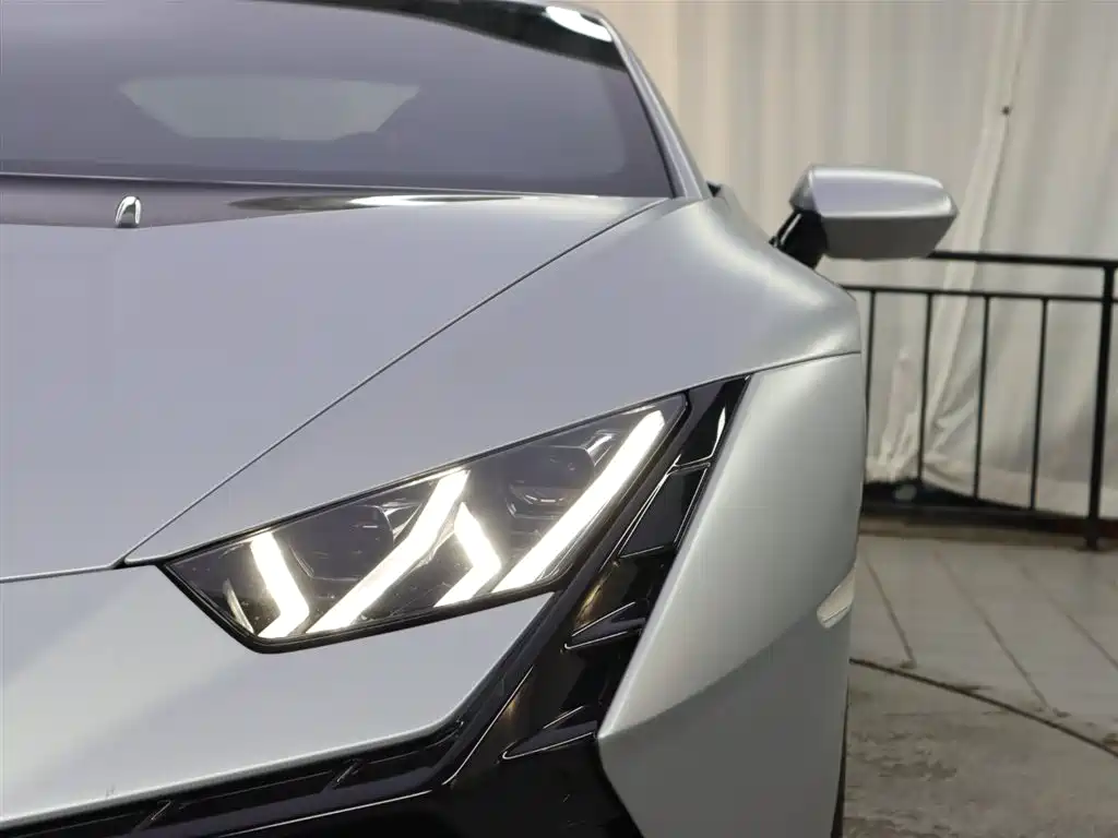 LAMBORGHINI HURACÁN