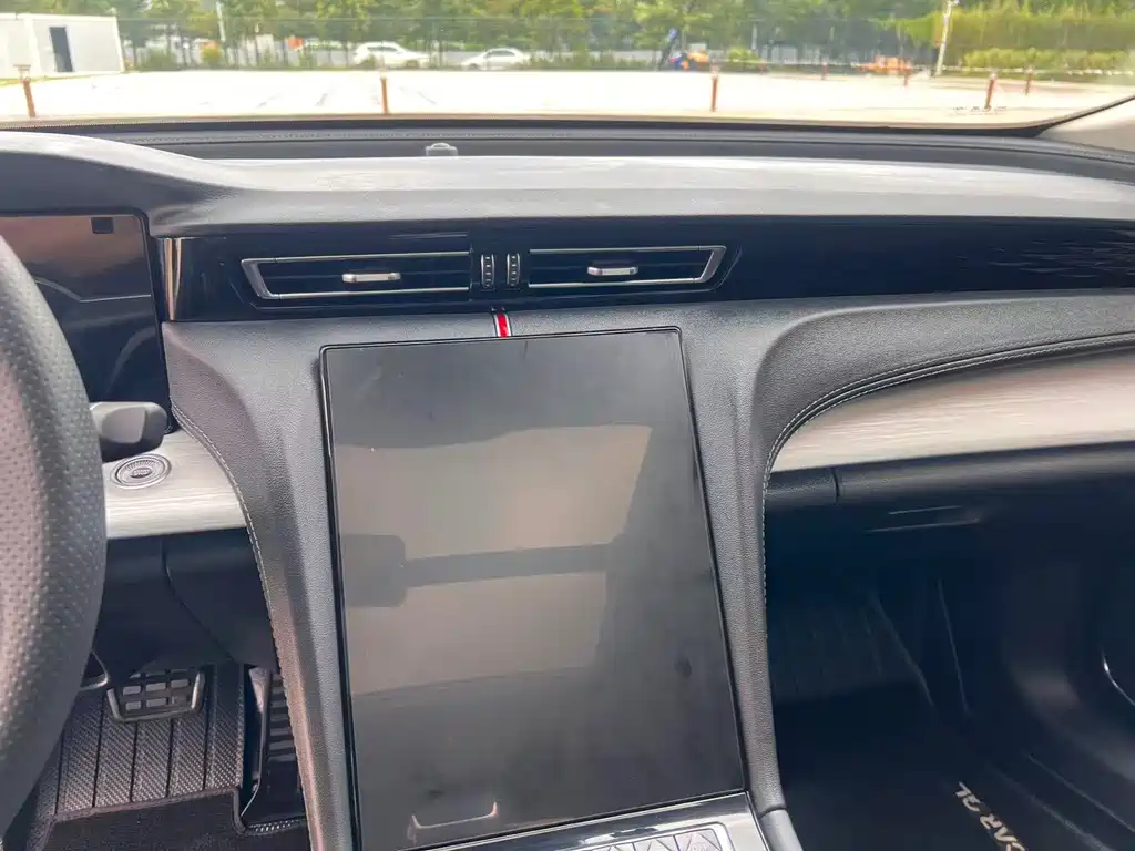 Hongqi Hongqi H5 — миниатюра 15