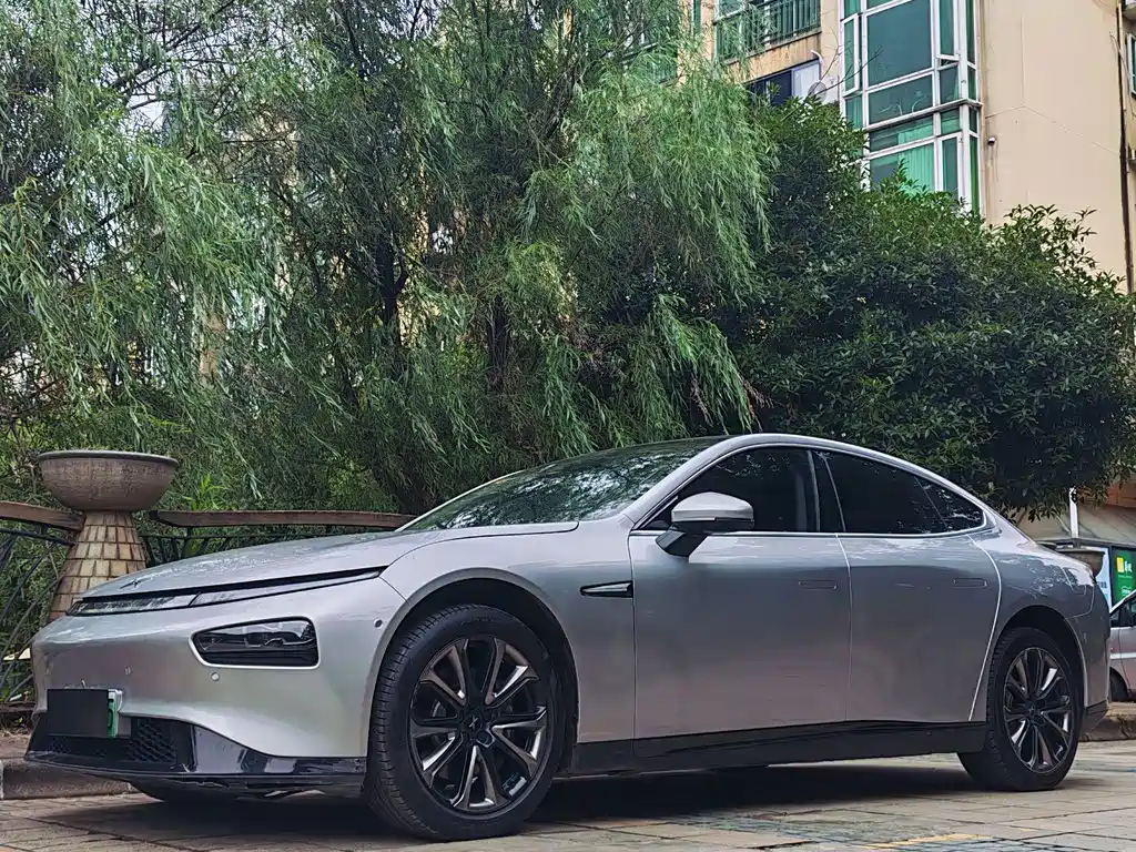 XPeng P7