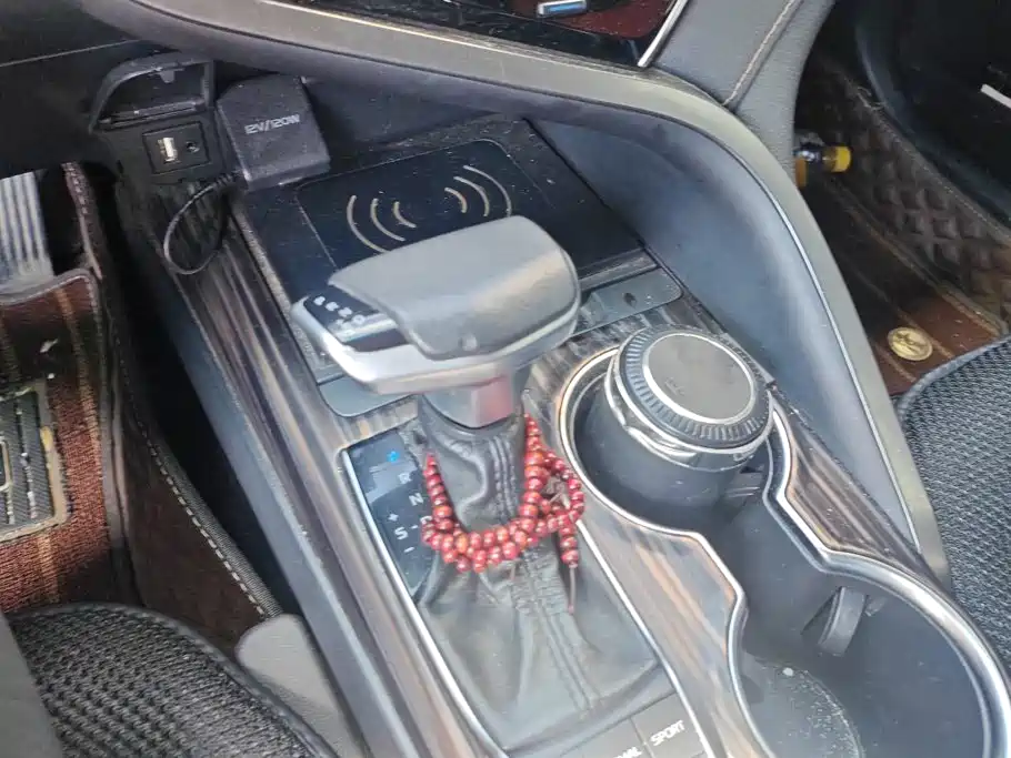 Toyota Camry — миниатюра 16
