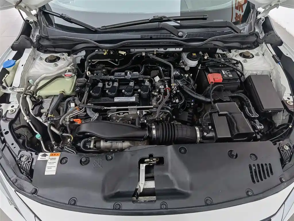 Honda Civic 2016 220TURBO MT Luxury