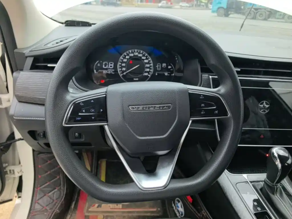Venucia D60 — миниатюра 11