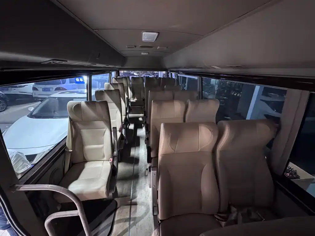 Toyota Coaster — миниатюра 13