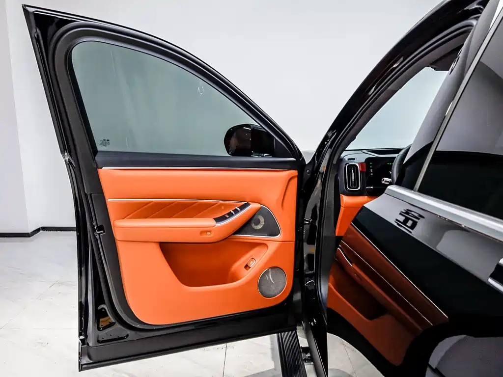 AITO ASK THE WORLD M8