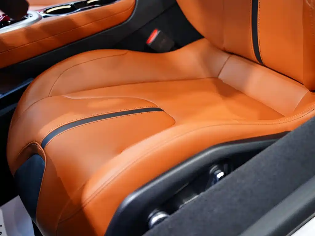 Lotus Emira — миниатюра 12
