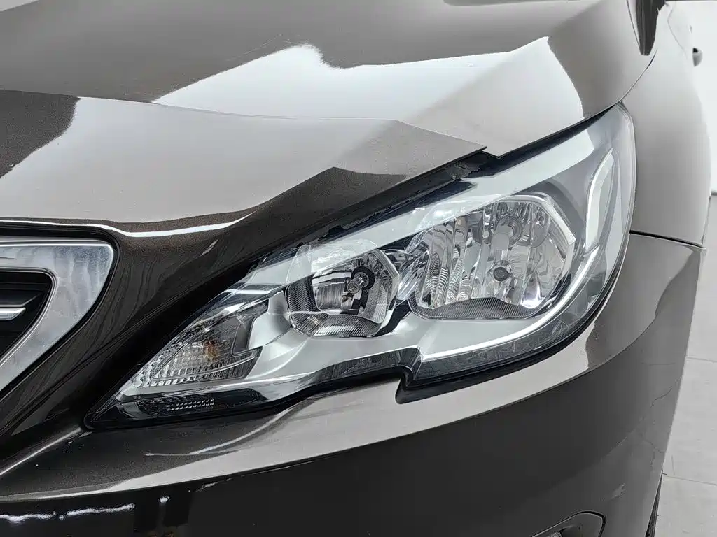 Peugeot 408 — миниатюра 7