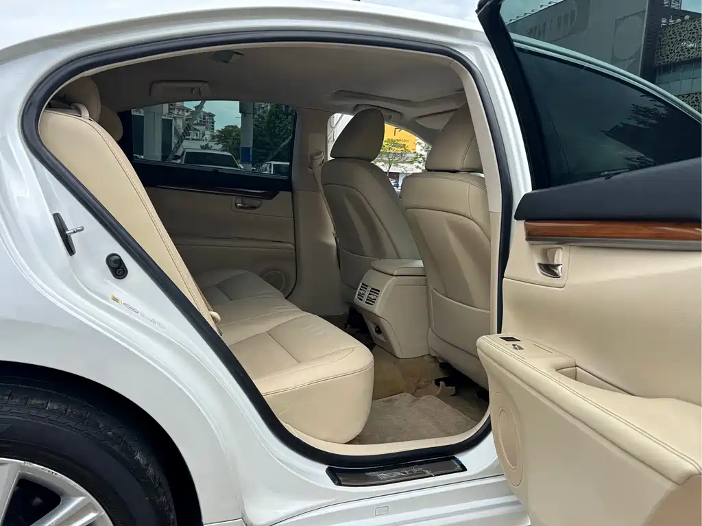 Lexus ES — миниатюра 18