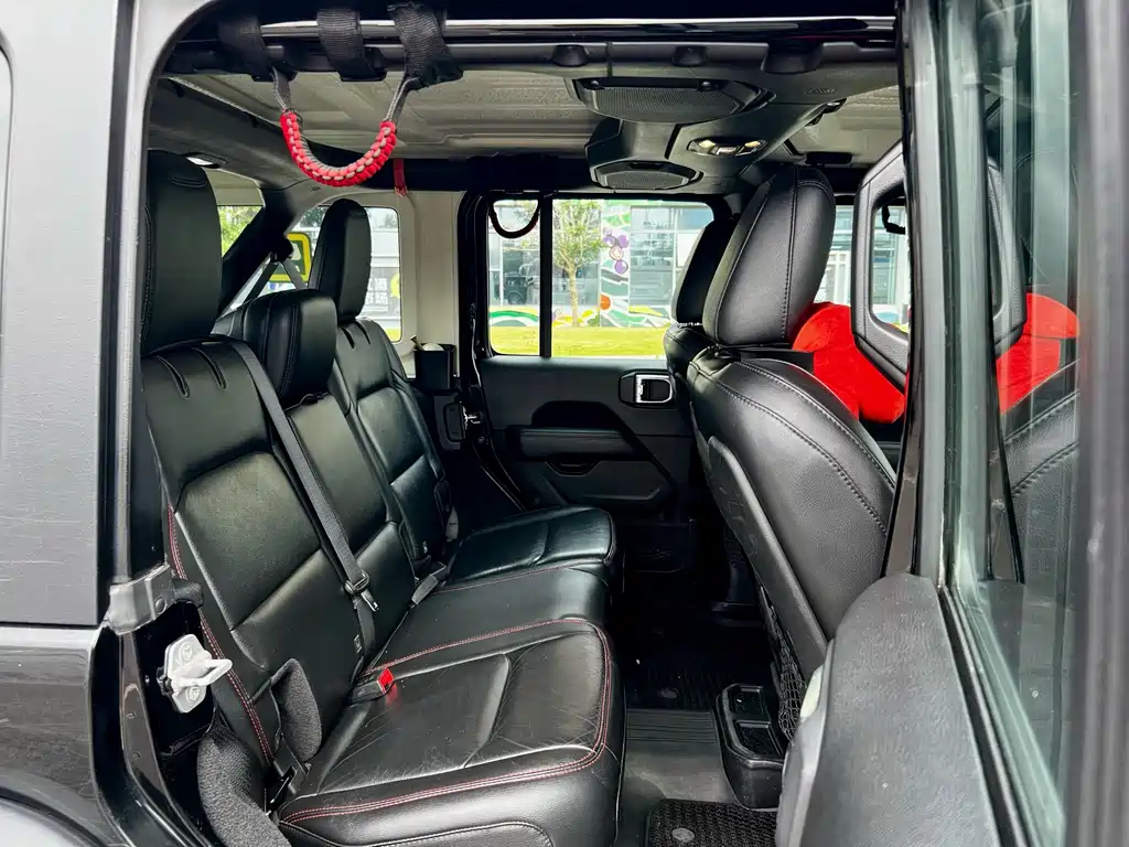 Jeep Wrangler — миниатюра 8