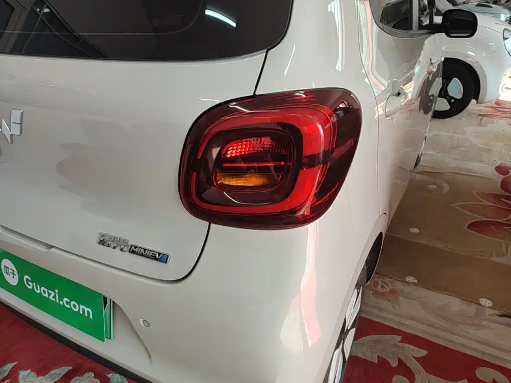 Wuling MINIEV — миниатюра 8