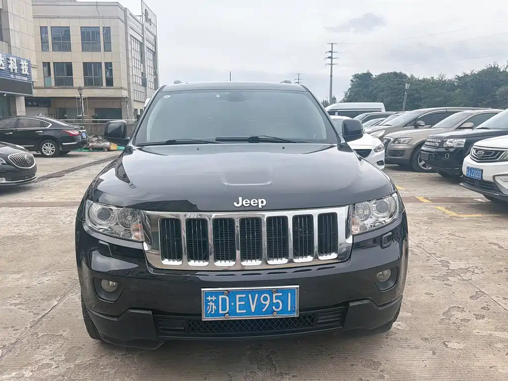 Jeep Grand Cherokee (Import) — миниатюра 3